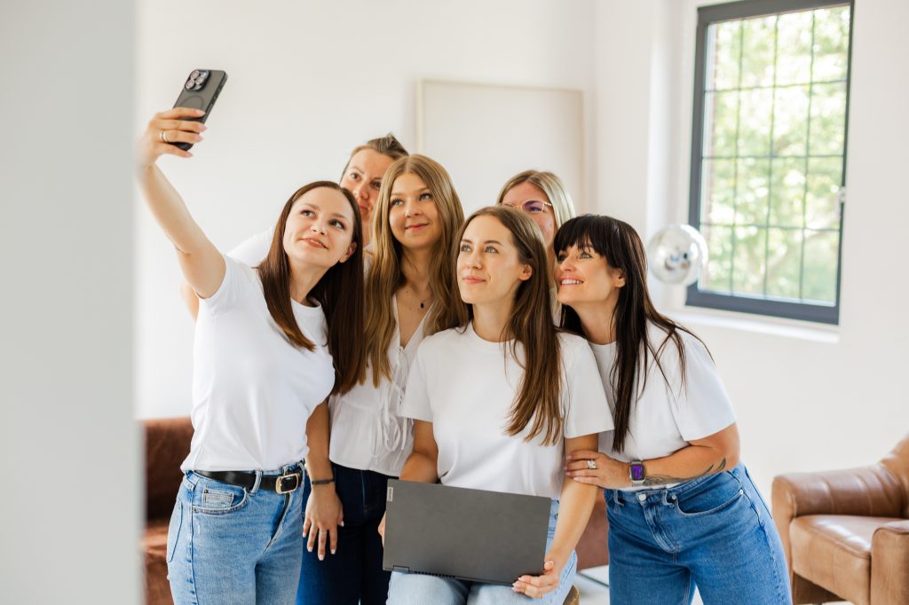 Sesja wizerunkowa zespołu w studio | Tax Expert Wrocław